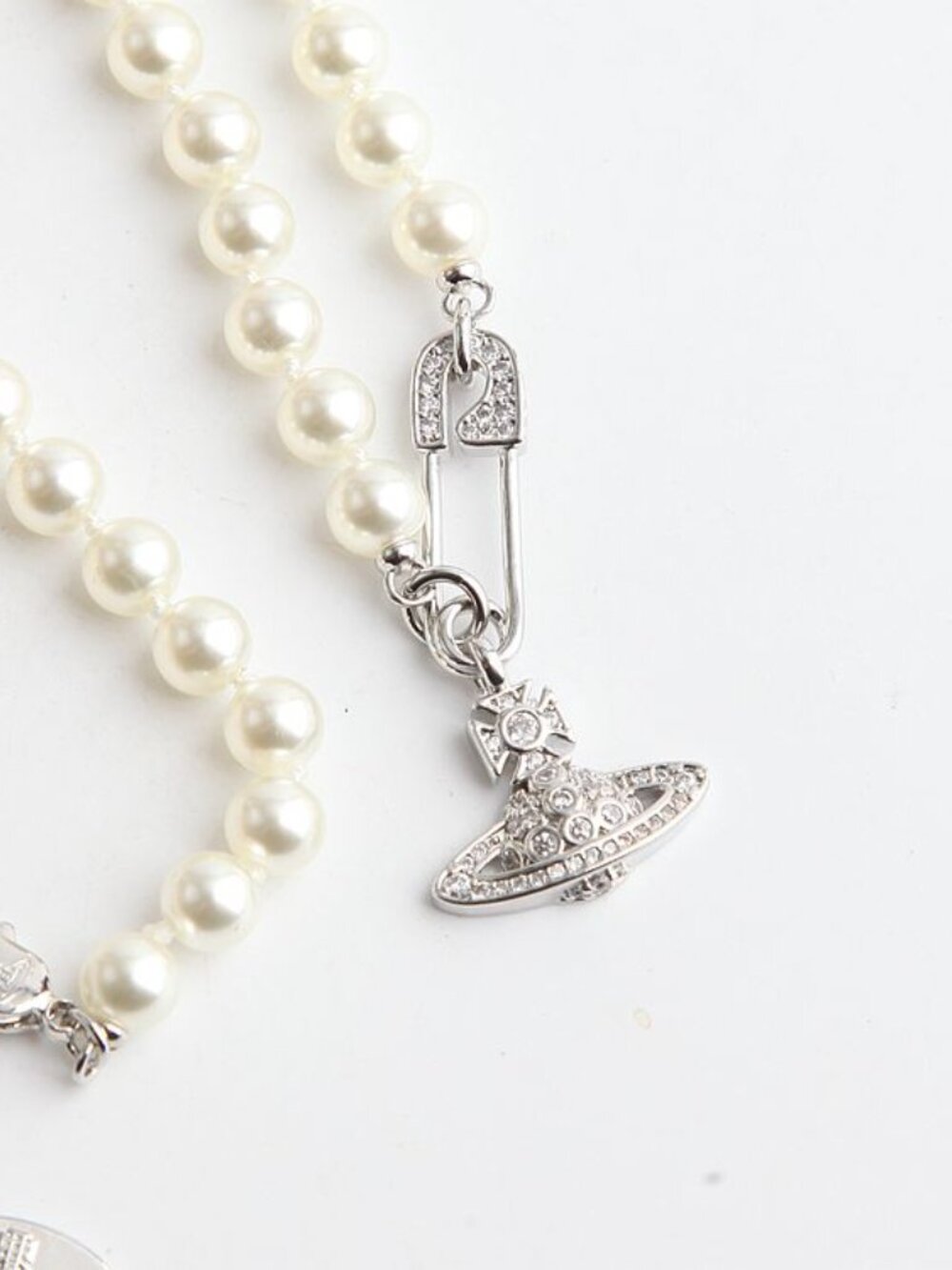 New VIVIENNE WESTWOOD Silver Swarovski Pearl w Safety Pin Necklace Ret $463